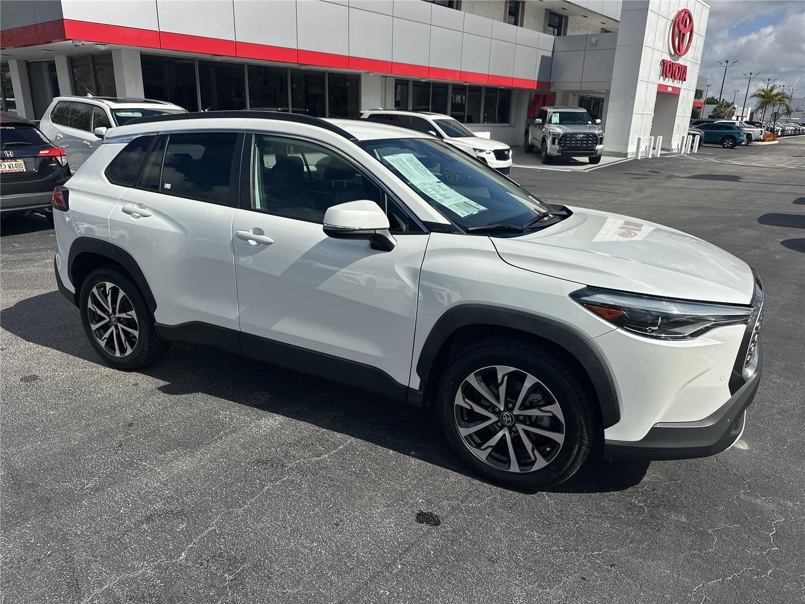 Toyota Corolla Cross Xle All Wheel Drive - Thumbnail 4