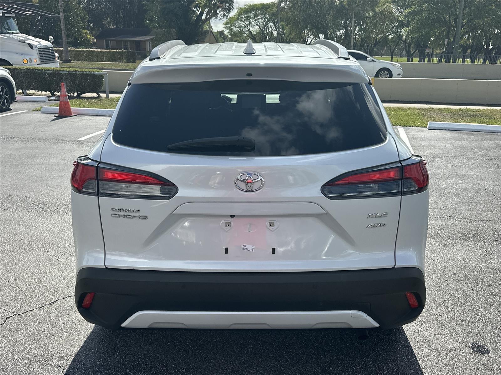 Toyota Corolla Cross Xle All Wheel Drive - Thumbnail 6