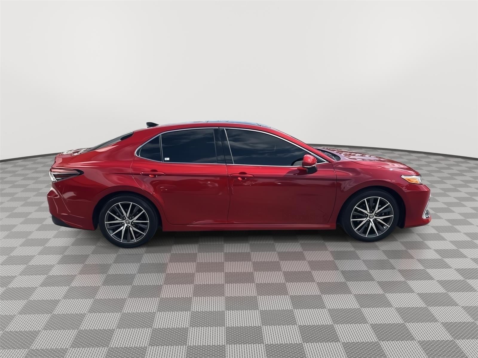 Toyota Camry Xle Front Wheel Drive - Thumbnail 5