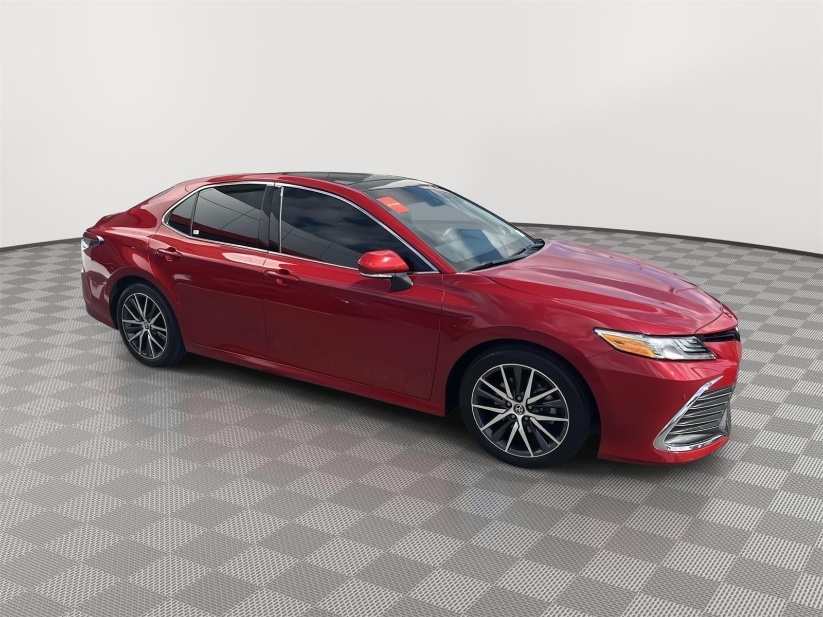 Toyota Camry Xle Front Wheel Drive - Thumbnail 4