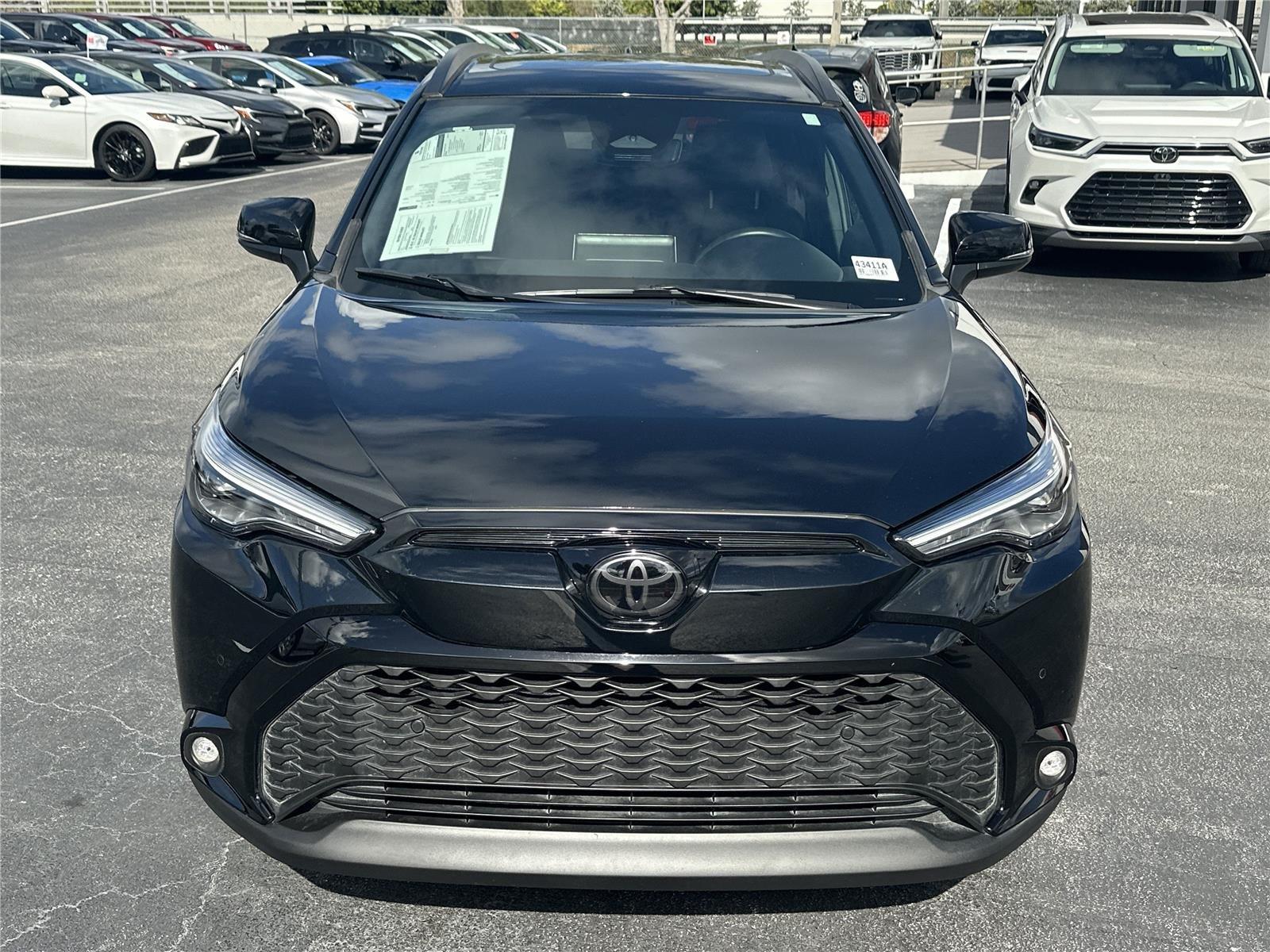 Toyota Corolla Cross Hybrid Xse All Wheel Drive - Thumbnail 3