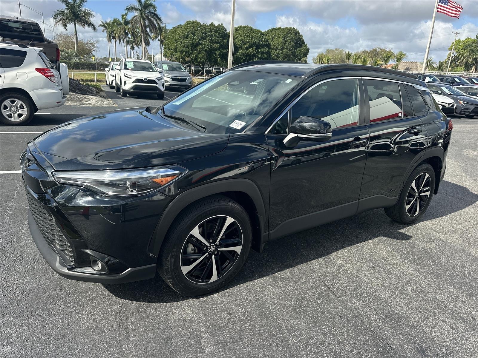 Toyota Corolla Cross Hybrid Xse All Wheel Drive - Thumbnail 2