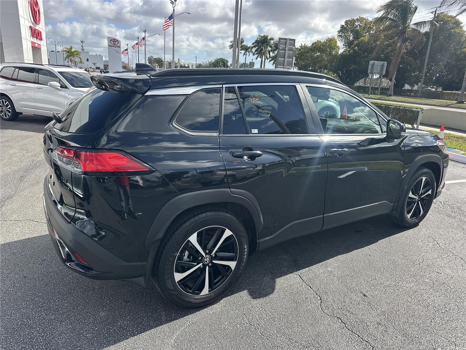 Toyota Corolla Cross Hybrid Xse All Wheel Drive - Thumbnail 6