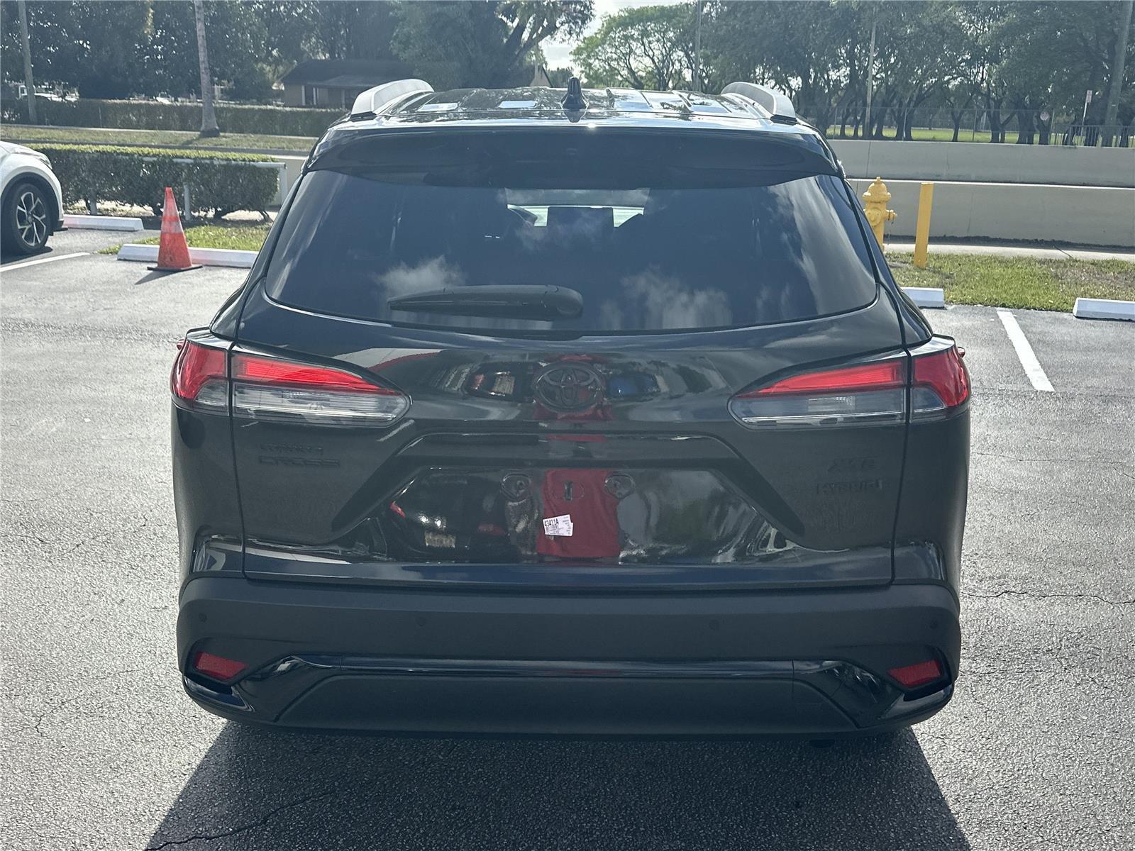 Toyota Corolla Cross Hybrid Xse All Wheel Drive - Thumbnail 7