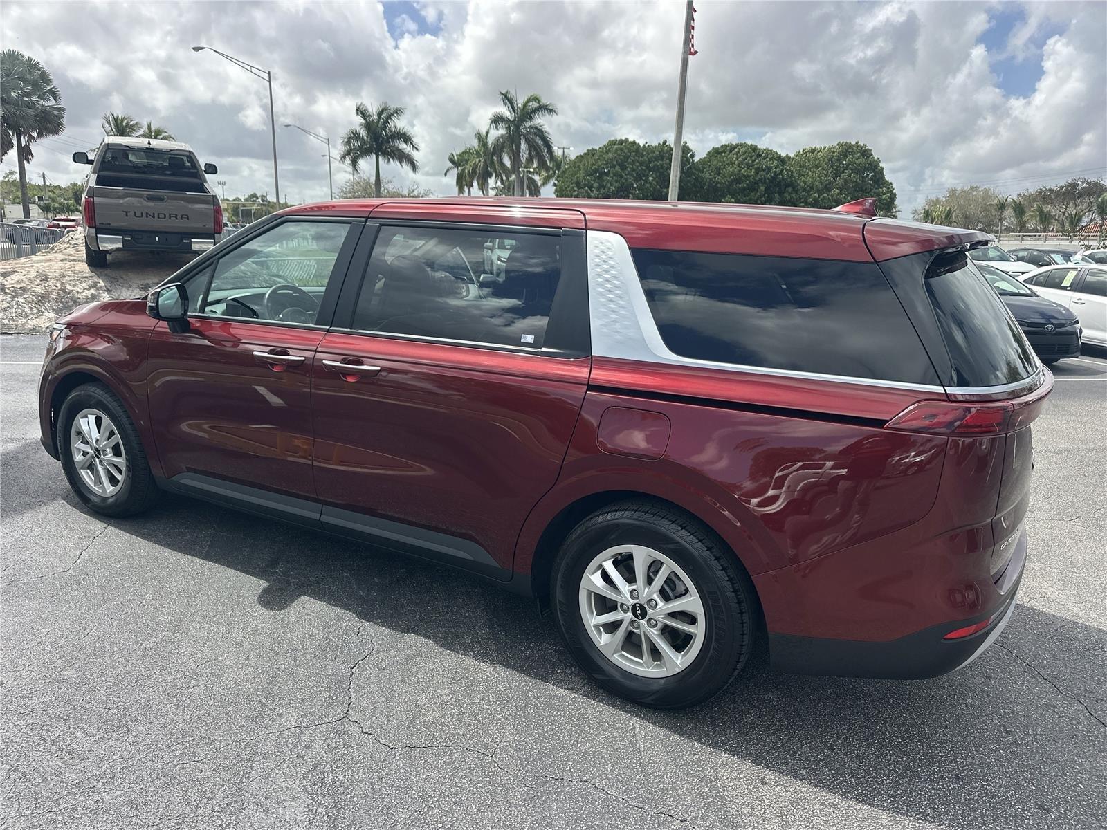 Kia Carnival Lx Front Wheel Drive - Thumbnail 8