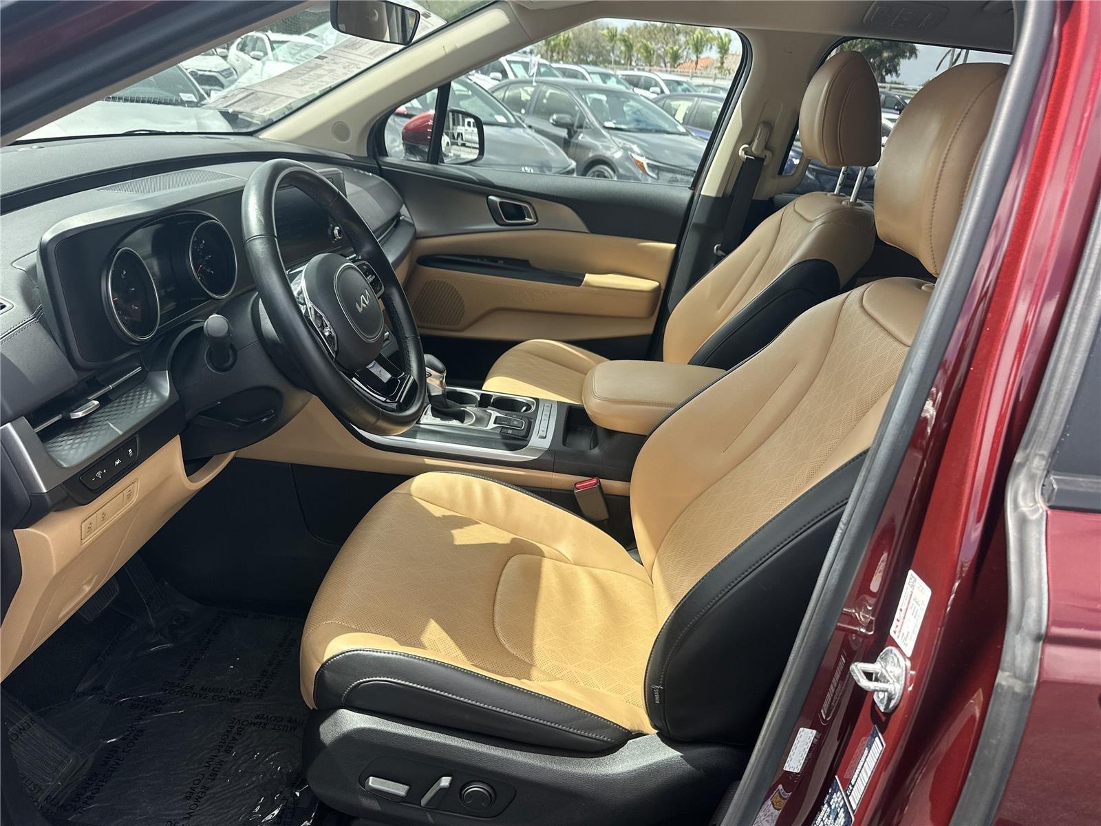 Kia Carnival Lx Front Wheel Drive - Thumbnail 9