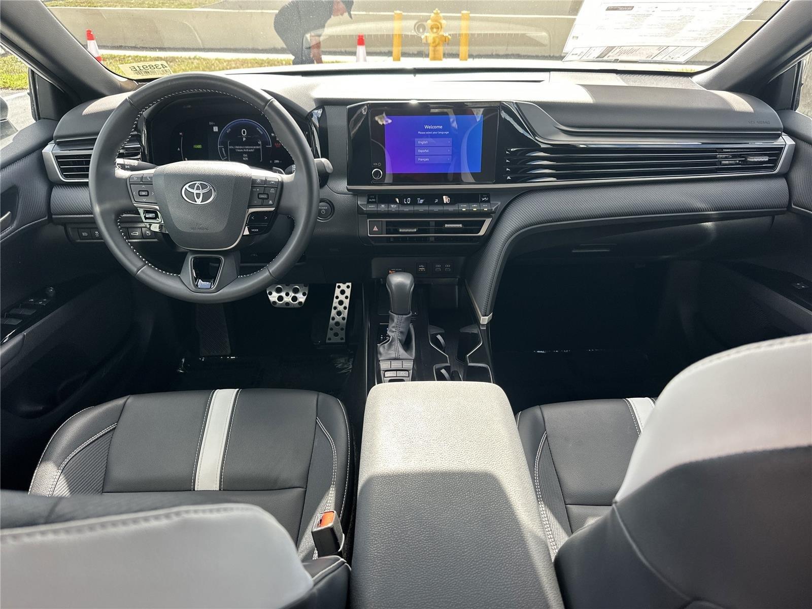 Toyota Camry - Thumbnail 19