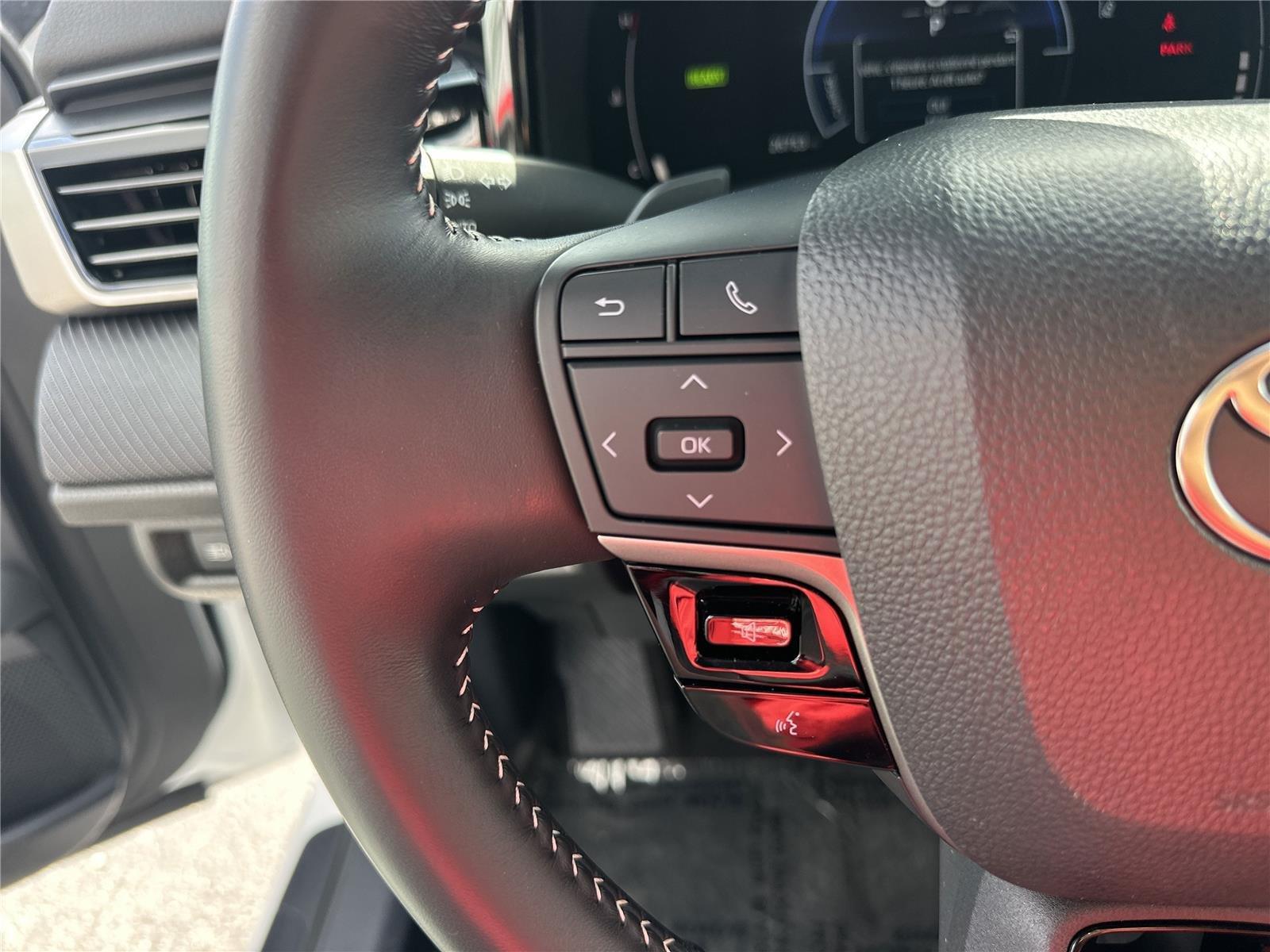 Toyota Camry - Thumbnail 11