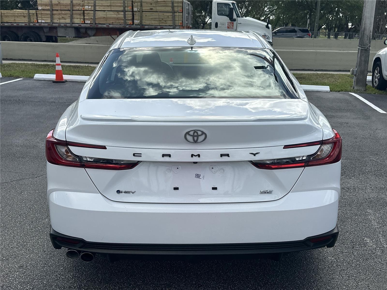 Toyota Camry - Thumbnail 7