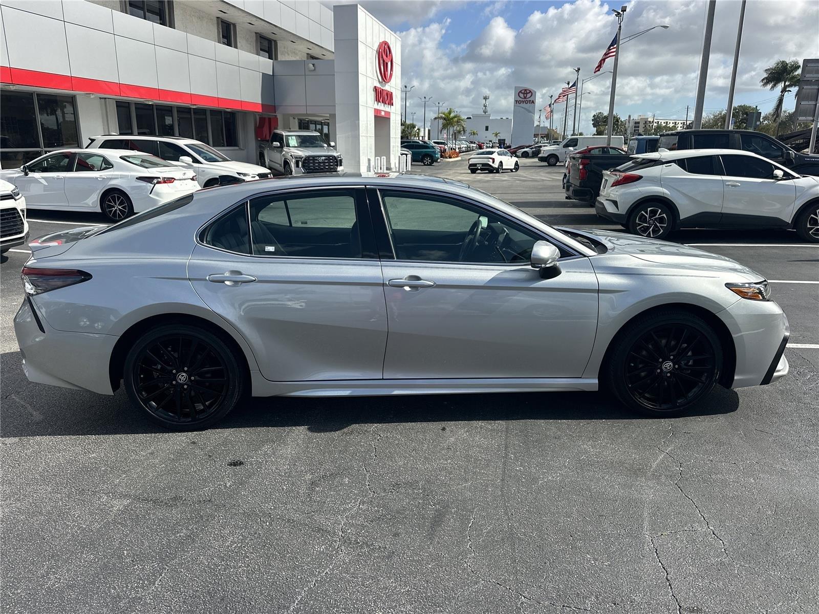 Toyota Camry Xse Front Wheel Drive - Thumbnail 5