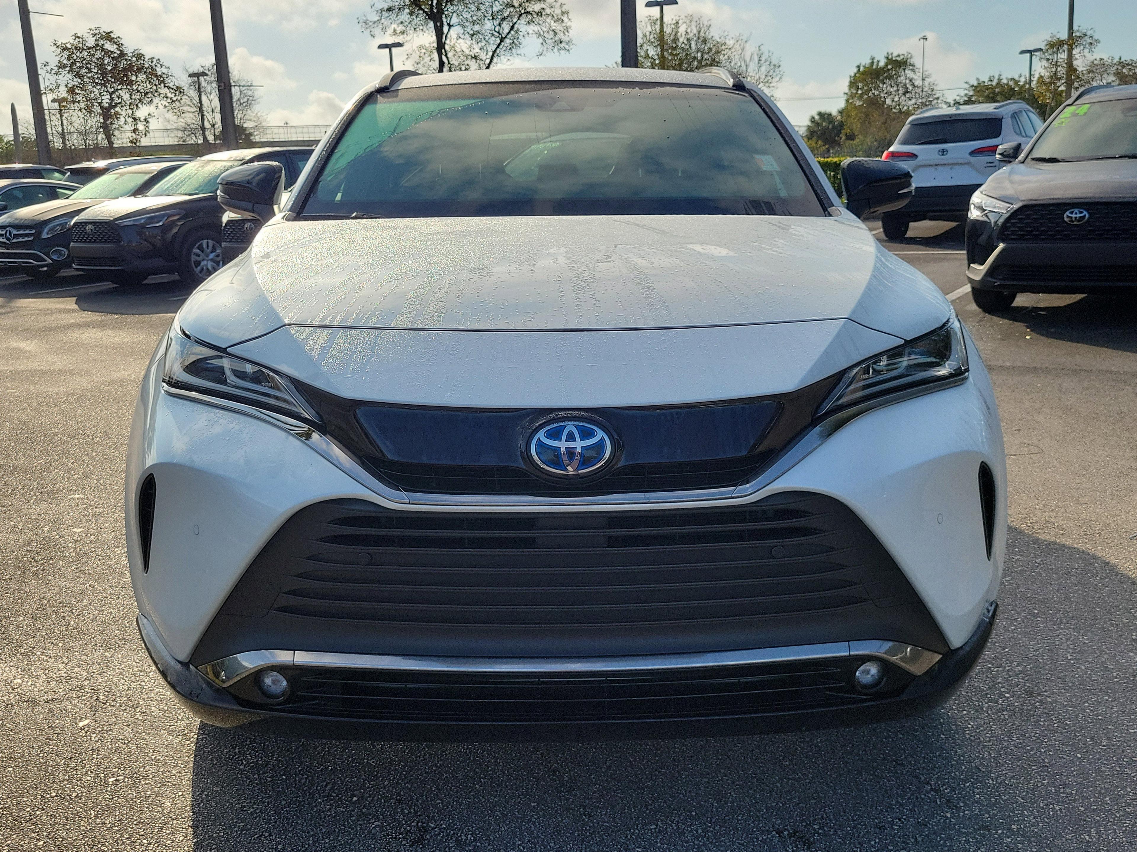 Toyota Venza Nightshade Awd - Thumbnail 3