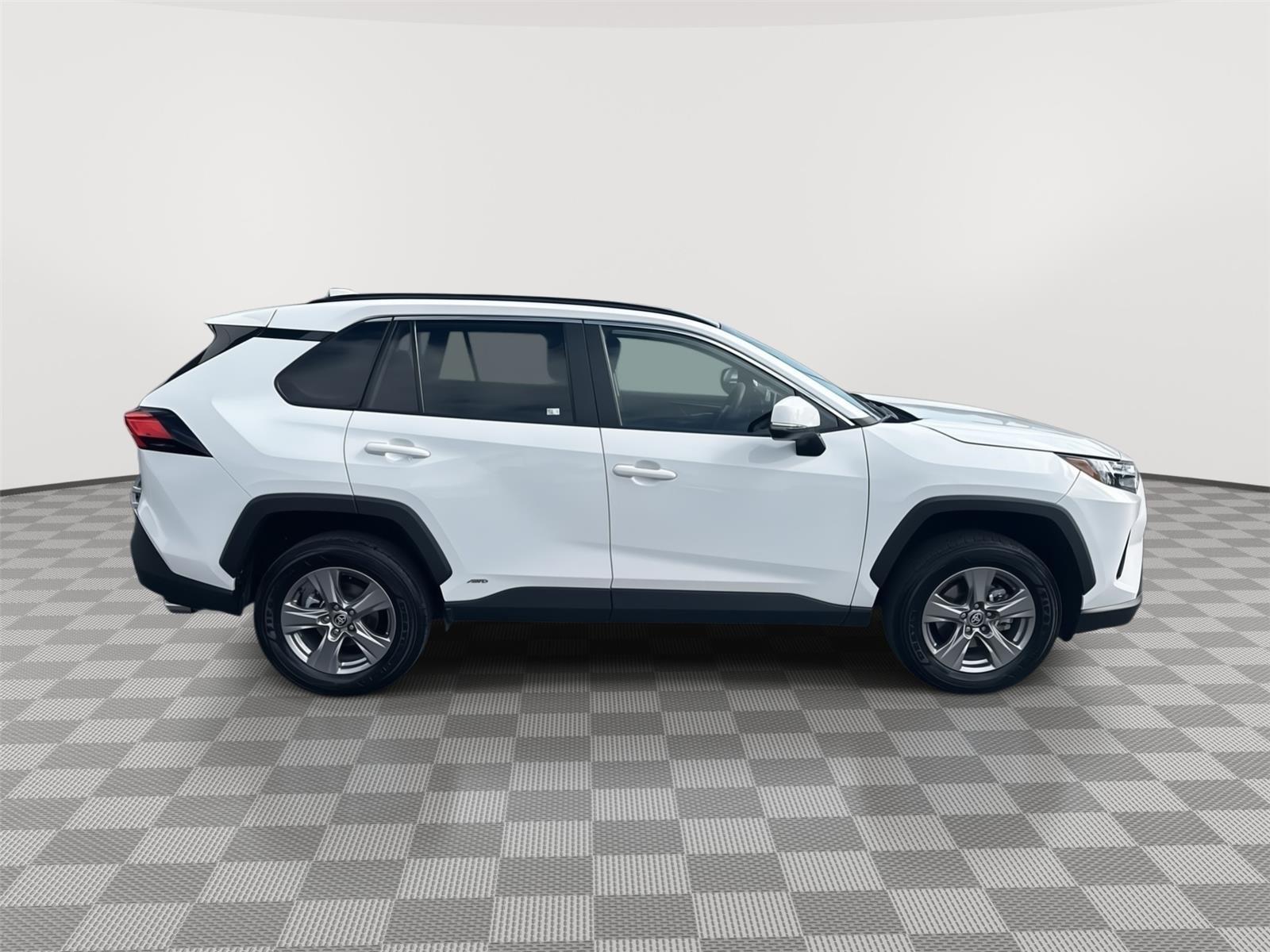 Toyota Rav4 Hybrid Xle All Wheel Drive - Thumbnail 5