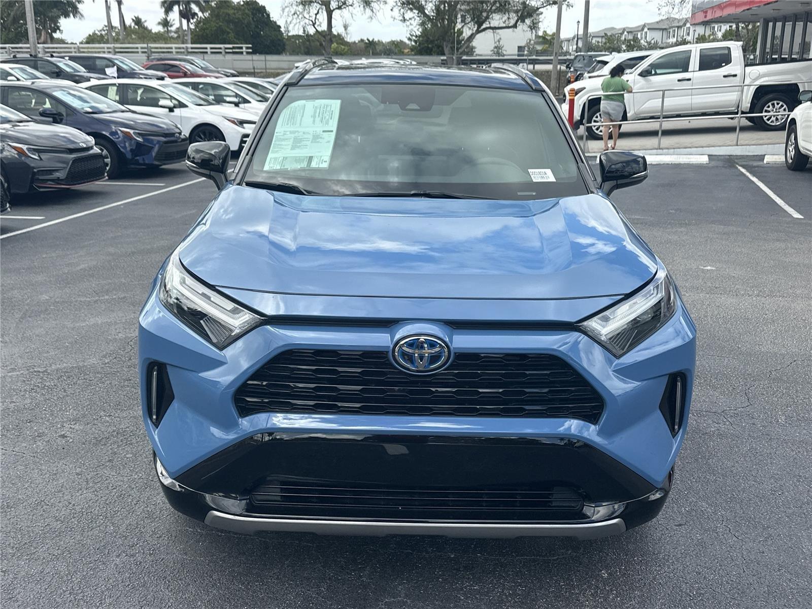 Toyota Rav4 Hybrid Xse All Wheel Drive - Thumbnail 3