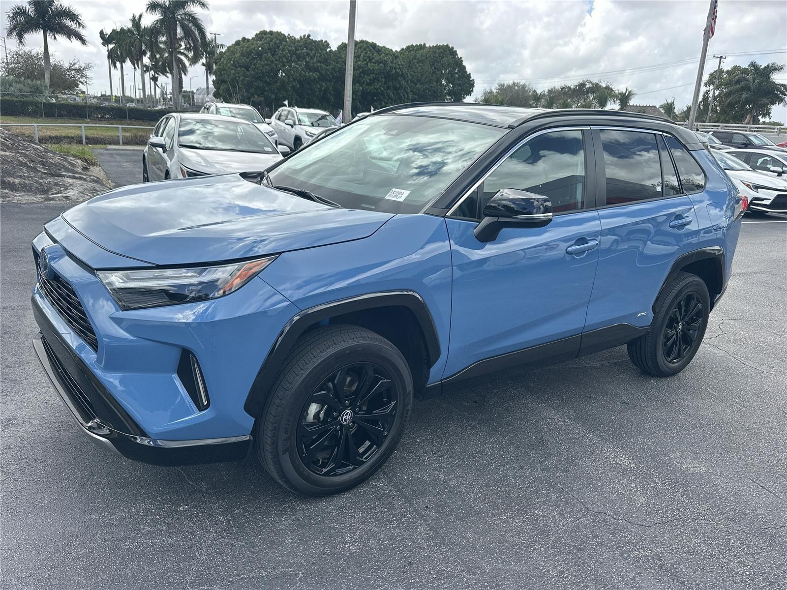 Toyota Rav4 Hybrid Xse All Wheel Drive - Thumbnail 2