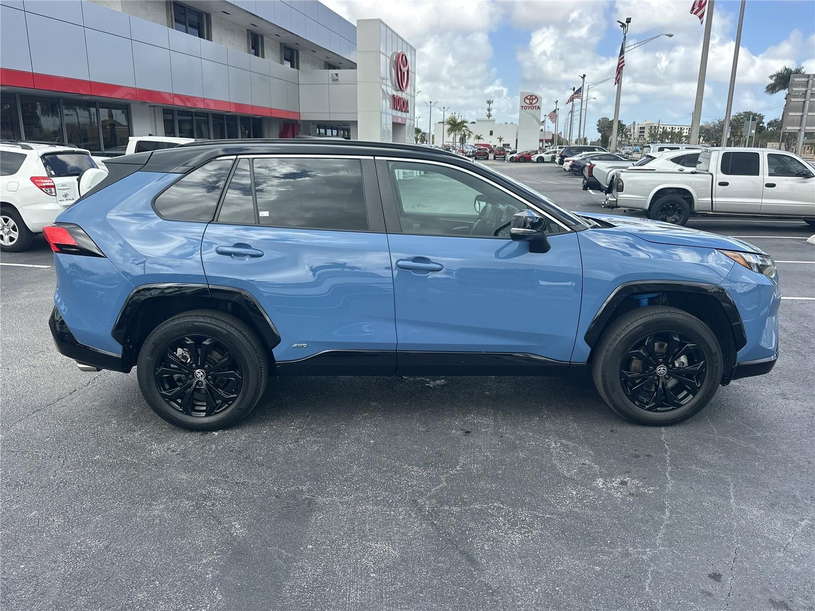 Toyota Rav4 Hybrid Xse All Wheel Drive - Thumbnail 5