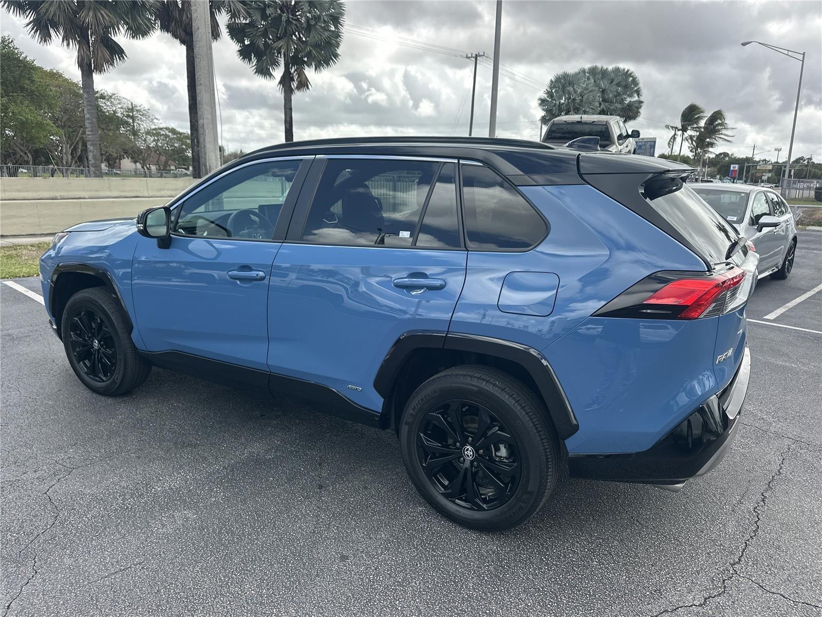 Toyota Rav4 Hybrid Xse All Wheel Drive - Thumbnail 8