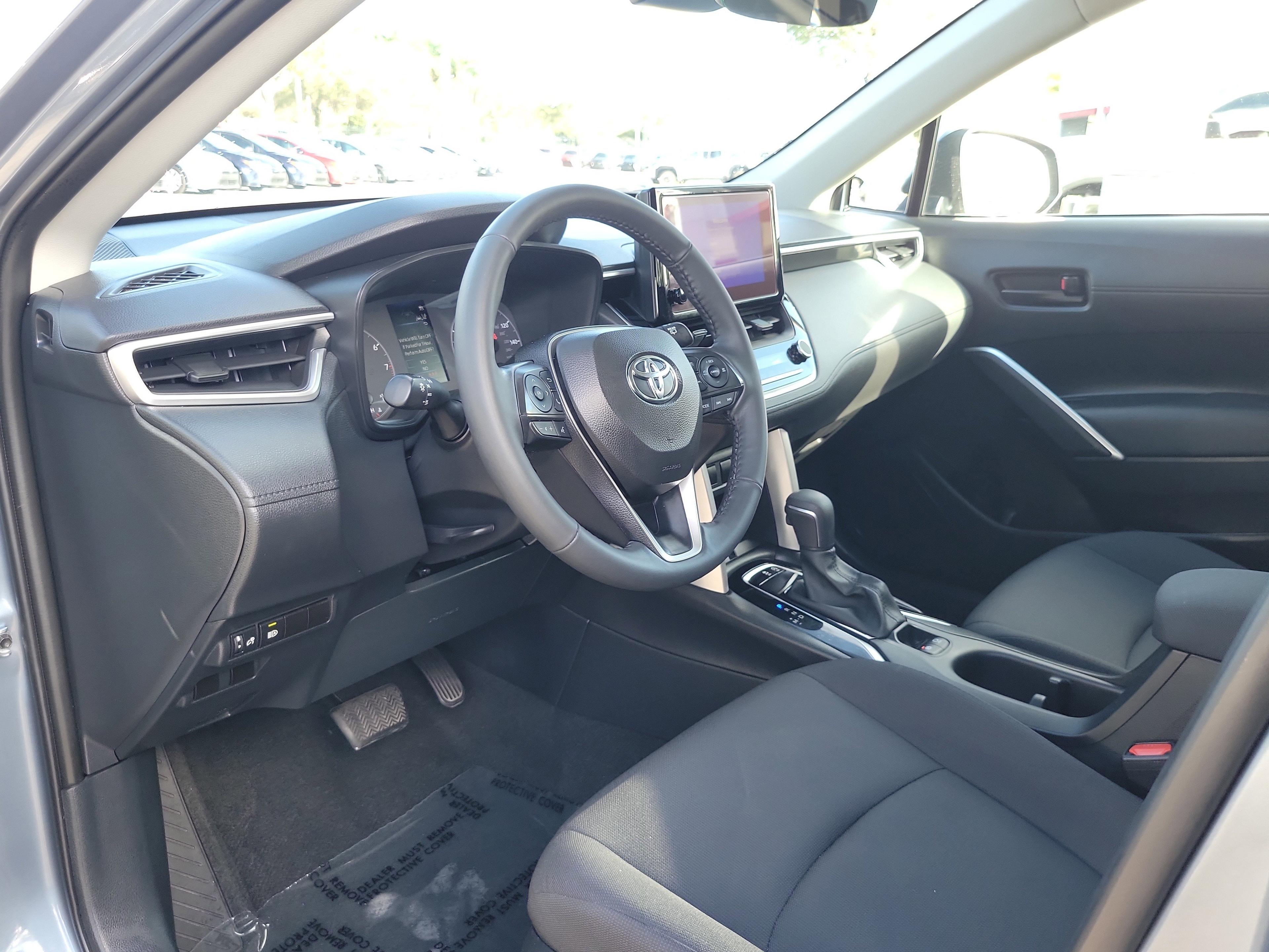 Toyota Corolla Cross Le Awd - Thumbnail 13