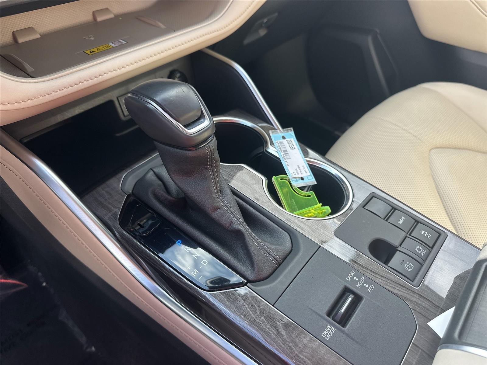 Toyota Highlander Platinum Front Wheel Drive - Thumbnail 19