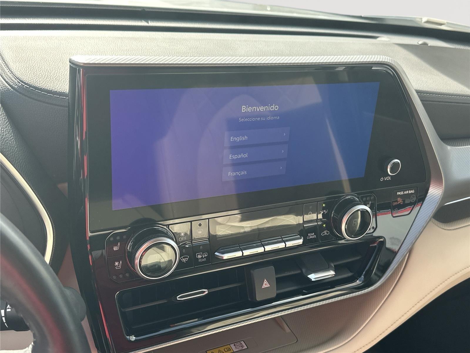 Toyota Highlander Platinum Front Wheel Drive - Thumbnail 17