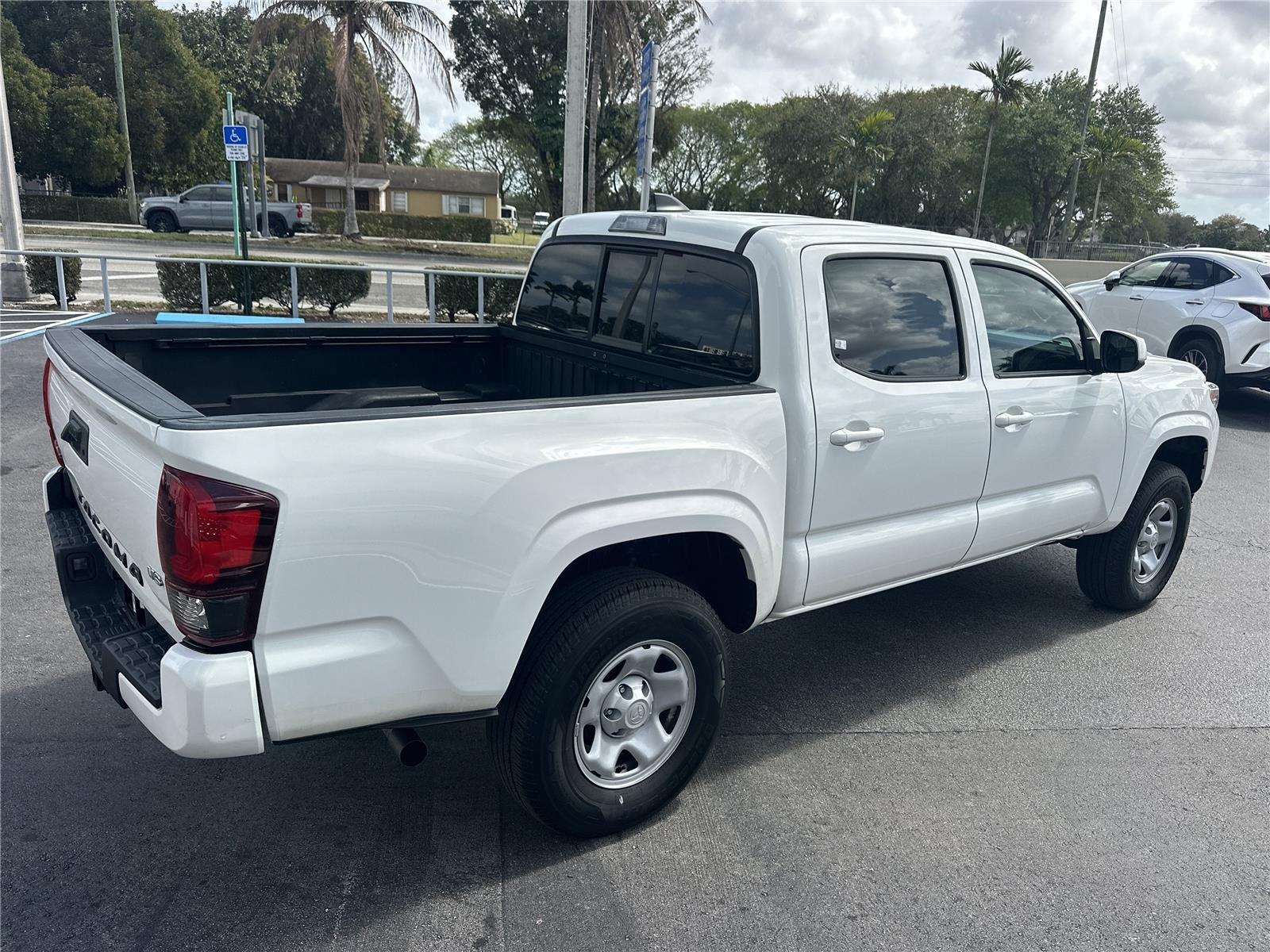 Toyota Tacoma Sr V6 Four Wheel Drive Double Cab - Thumbnail 6