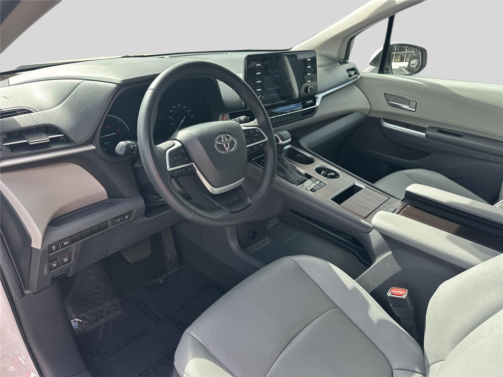 Toyota Sienna Xle Frontwheeldrive - Thumbnail 10