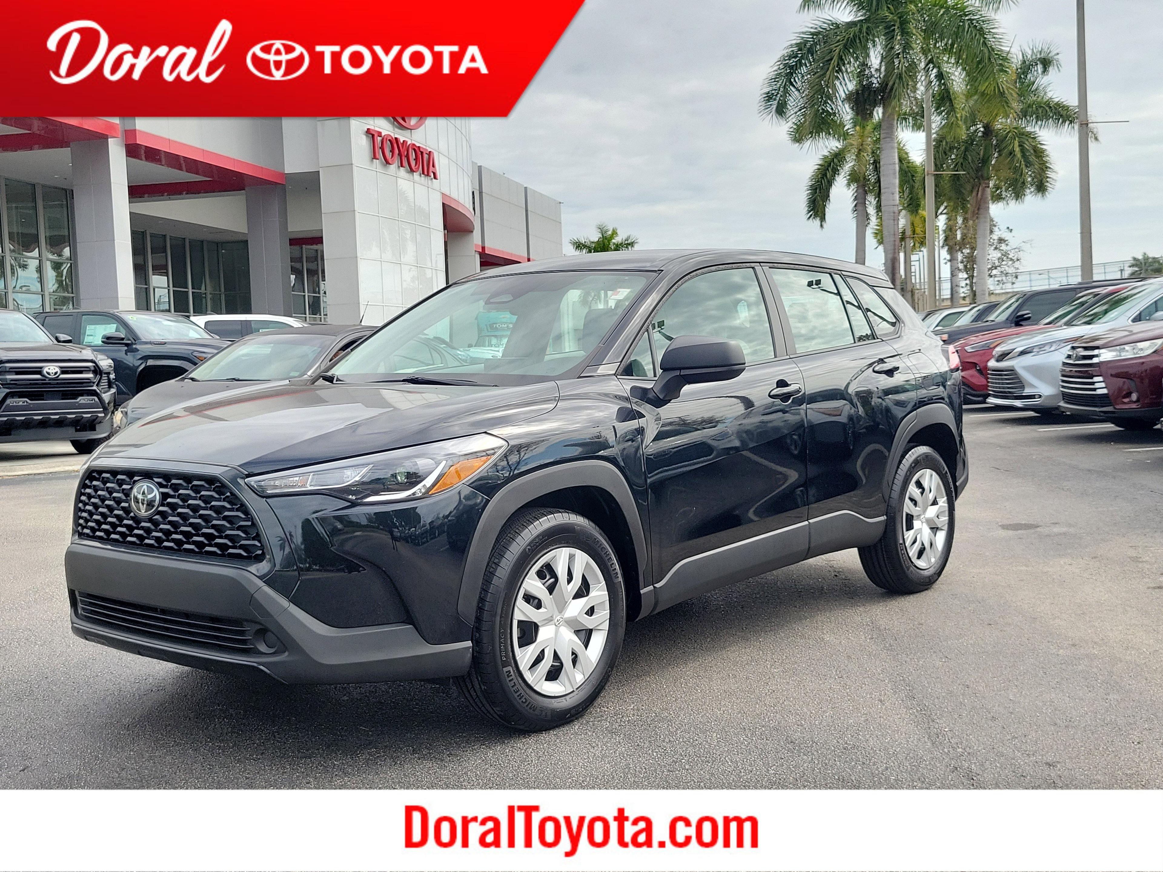 Toyota Corolla Cross L Fwd - Thumbnail 2