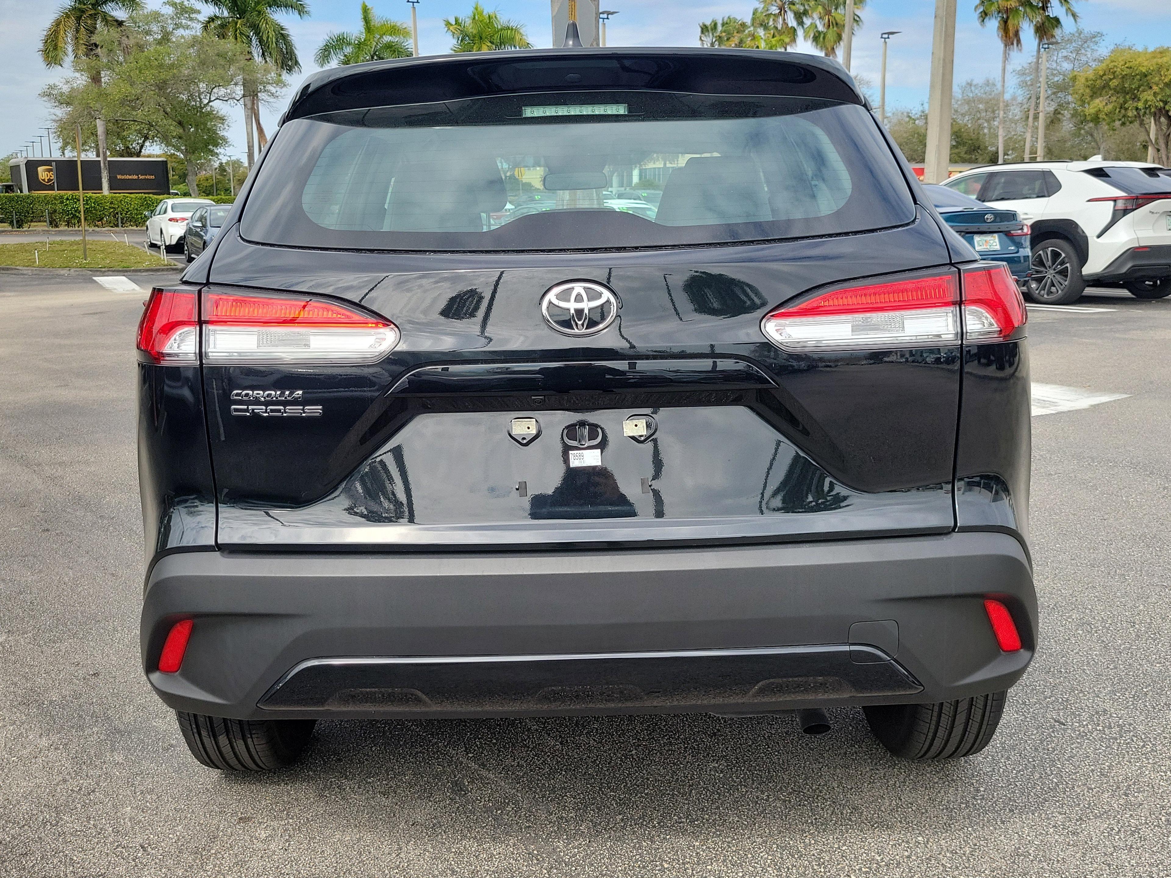 Toyota Corolla Cross L Fwd - Thumbnail 6