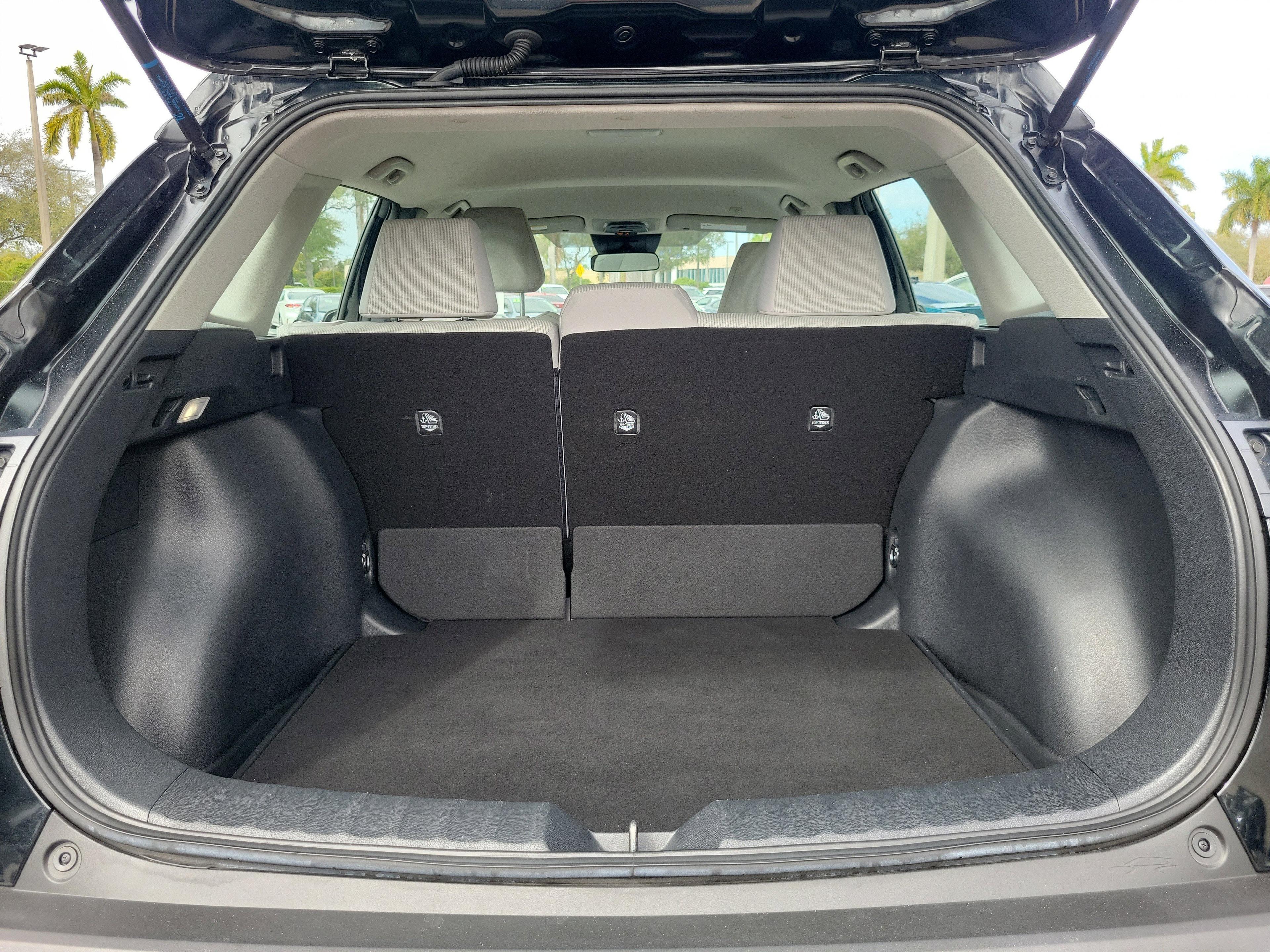 Toyota Corolla Cross L Fwd - Thumbnail 8