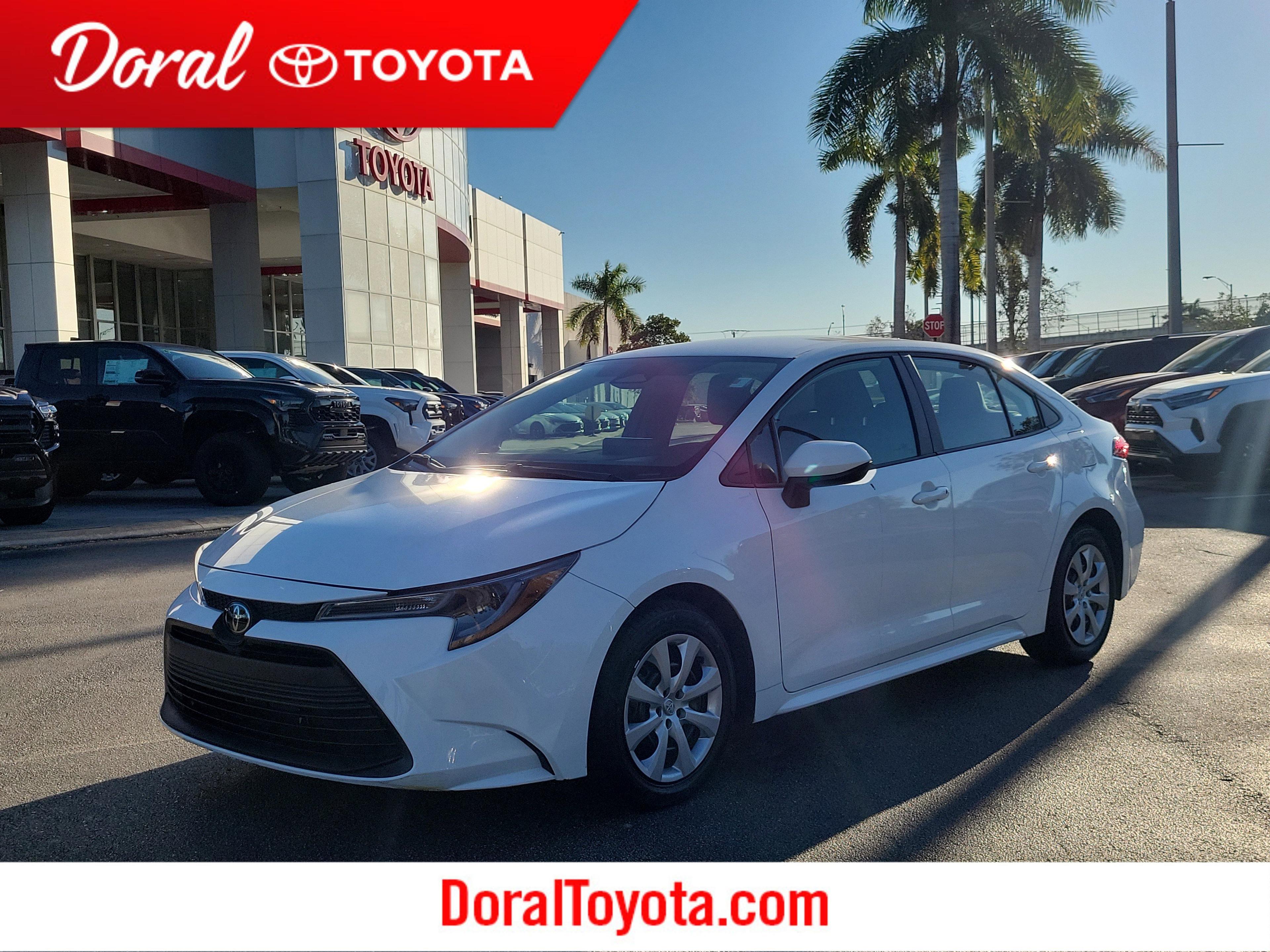 Toyota Corolla Le Fwd - Thumbnail 2