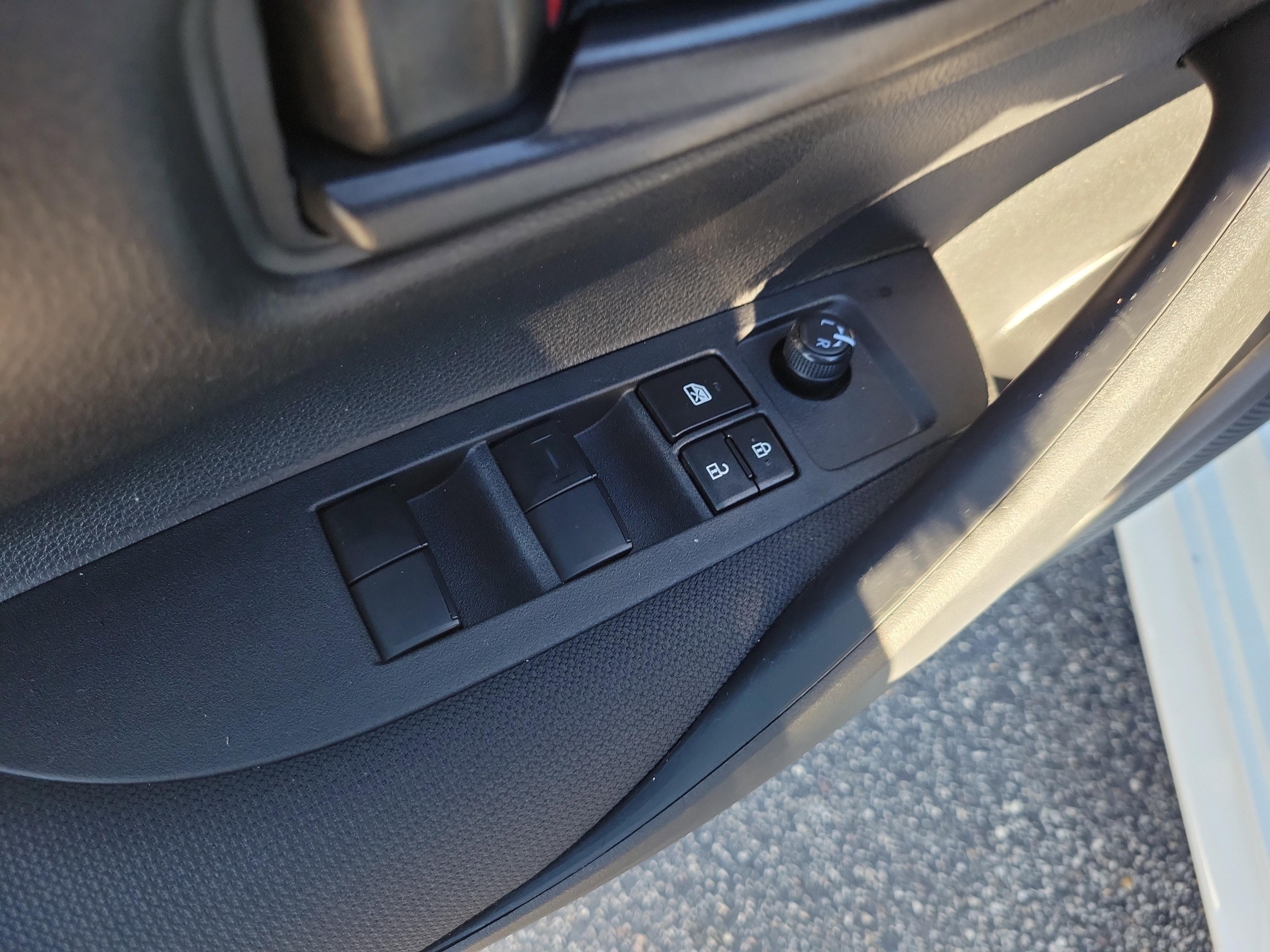 Toyota Corolla Le Fwd - Thumbnail 15