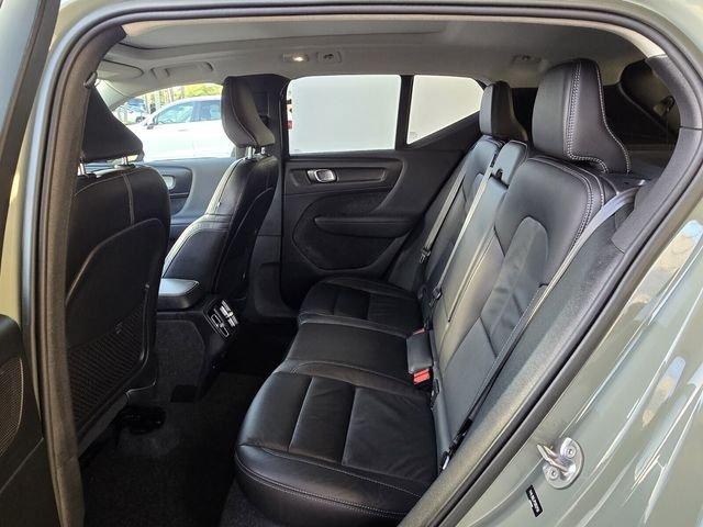 Volvo Xc40 B5 Plus Dark Theme With Navigation & Awd - Thumbnail 17