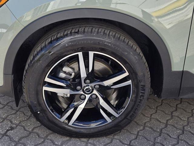 Volvo Xc40 B5 Core With Navigation & Awd - Thumbnail 12