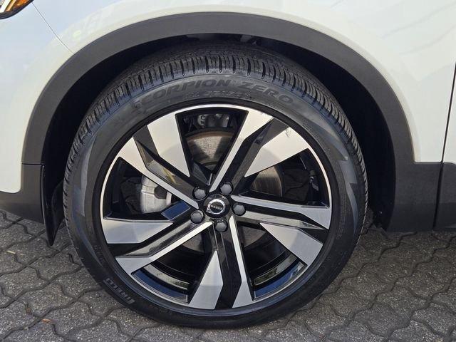 Volvo Xc40 B5 Plus Bright Theme With Navigation & Awd - Thumbnail 12