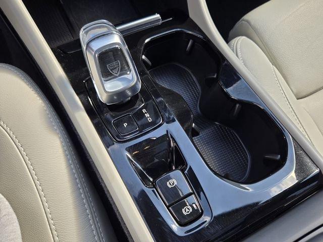 Volvo Xc40 B5 Plus Bright Theme With Navigation & Awd - Thumbnail 20