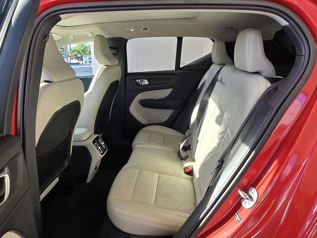 Volvo Xc40 B5 Plus Bright Theme With Navigation & Awd - Thumbnail 17