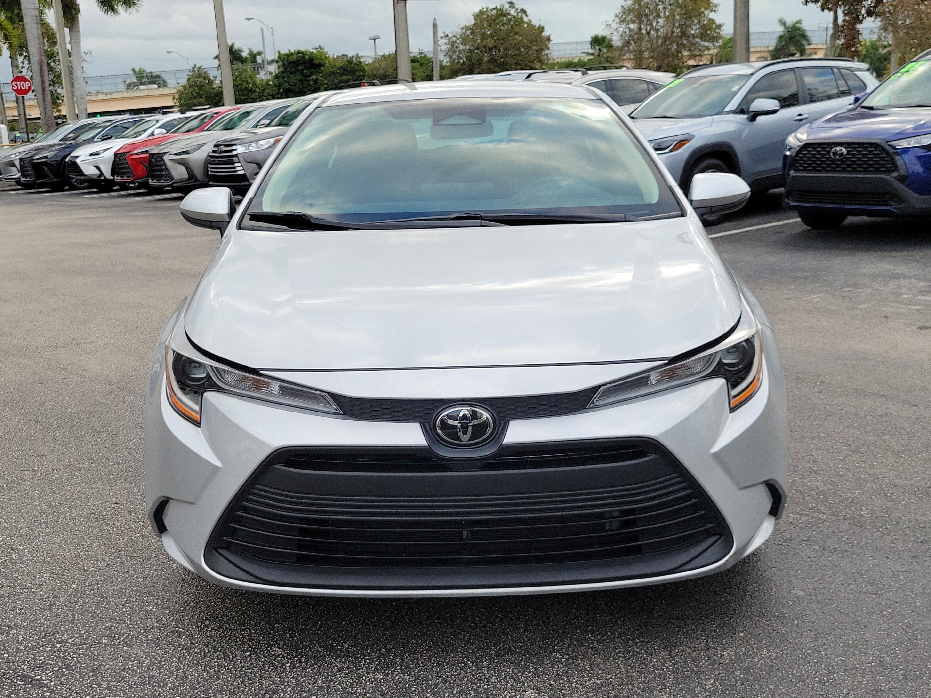 Toyota Corolla Le Fwd - Thumbnail 4