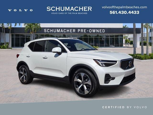 Volvo Xc40 B4 Plus Bright Theme With Navigation - View 1