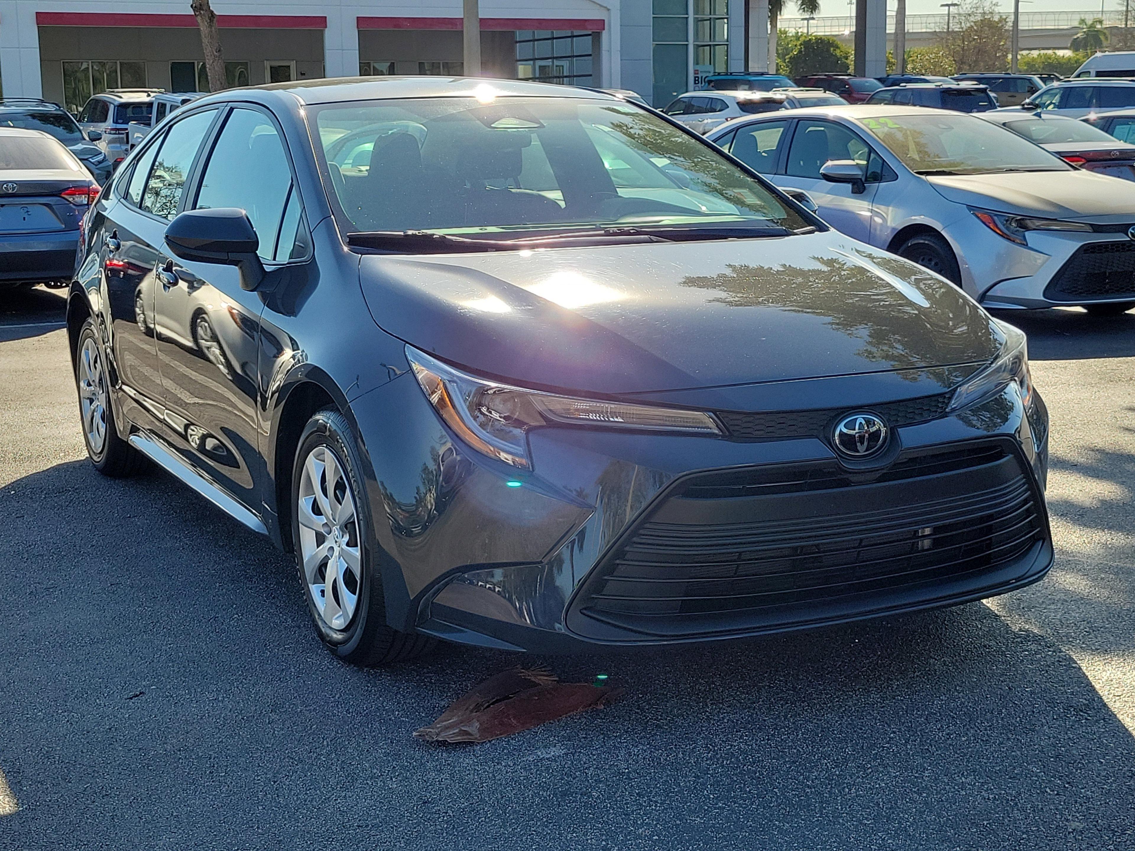 Toyota Corolla Le Fwd - Thumbnail 4