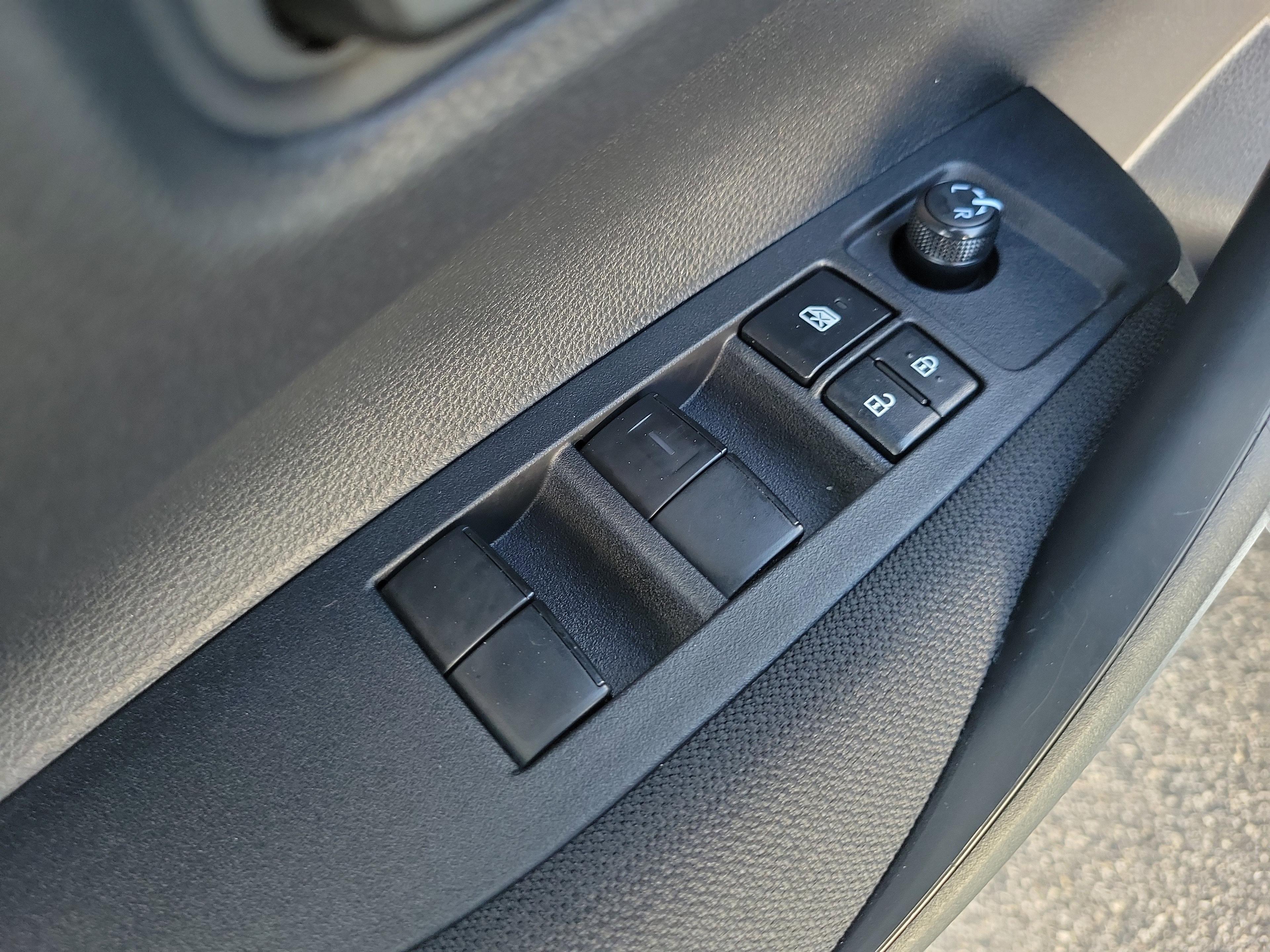 Toyota Corolla Le Fwd - Thumbnail 15