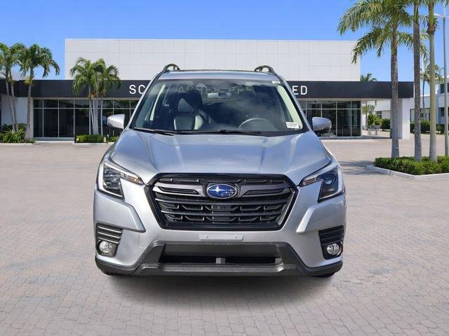 Subaru Forester Limited With Navigation & Awd - Thumbnail 3