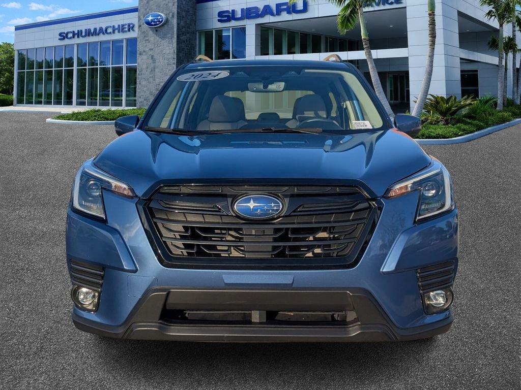 Subaru Forester Limited With Navigation & Awd - Thumbnail 3