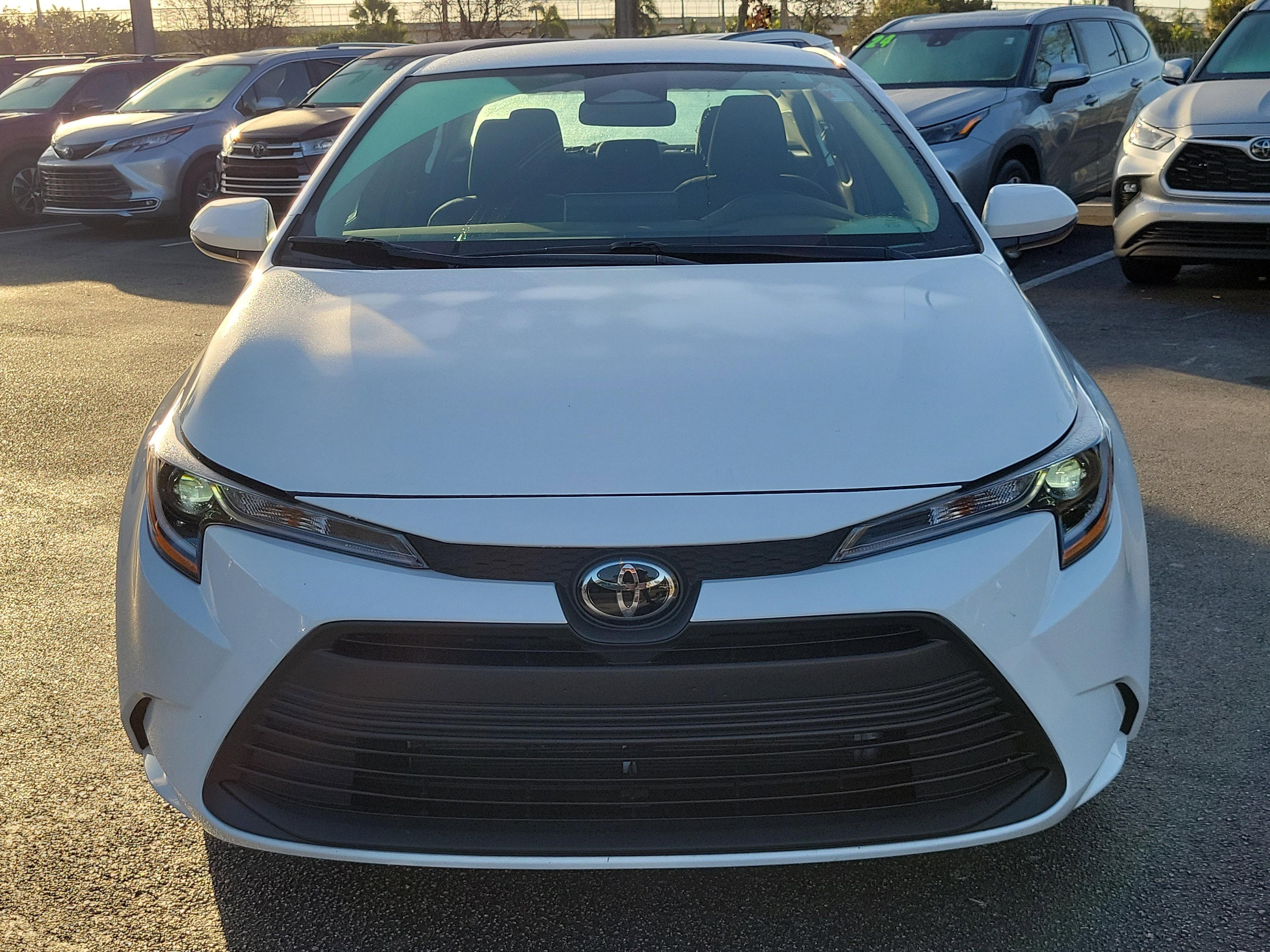 Toyota Corolla Le Fwd - Thumbnail 4