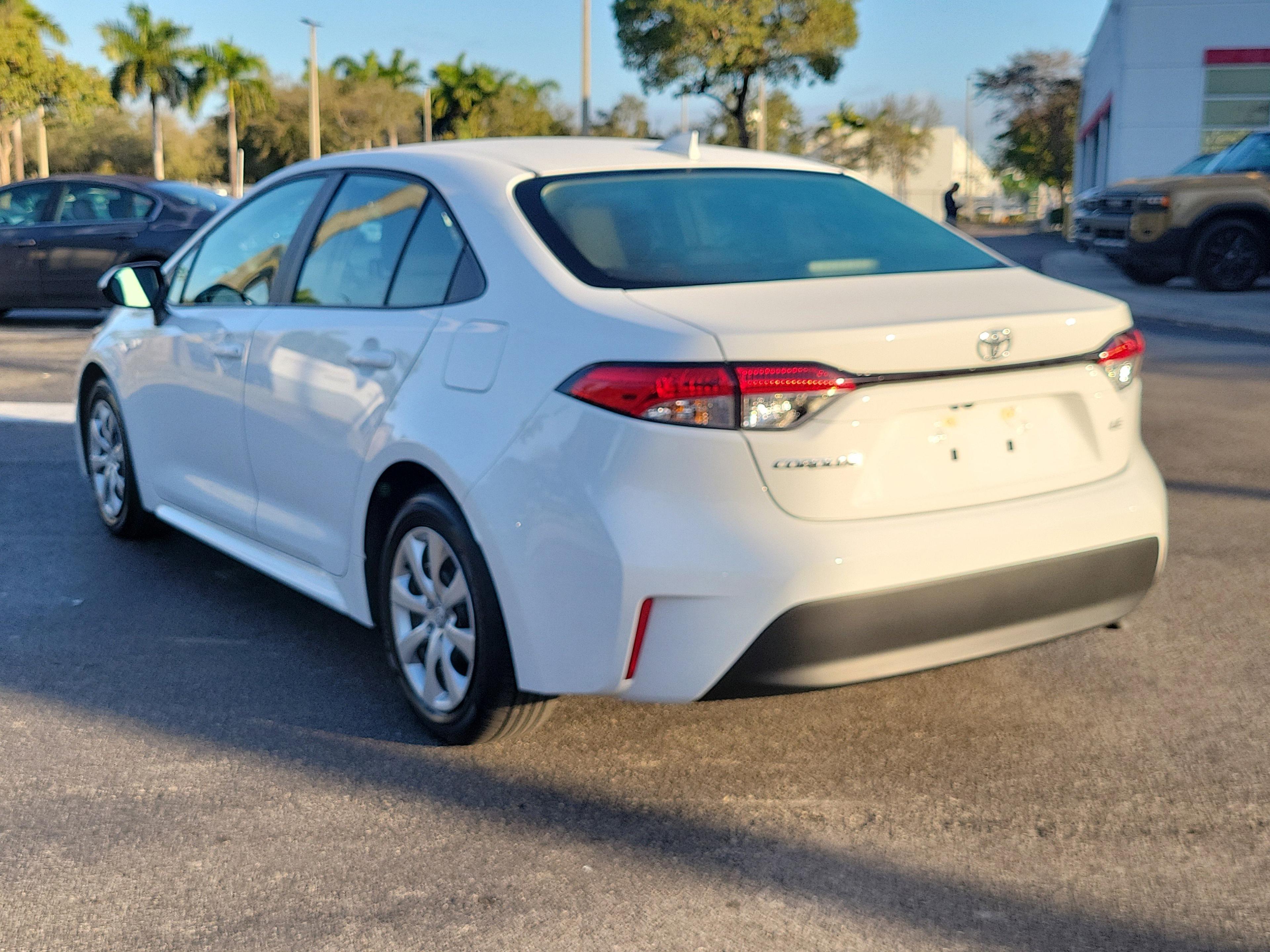 Toyota Corolla Le Fwd - Thumbnail 8