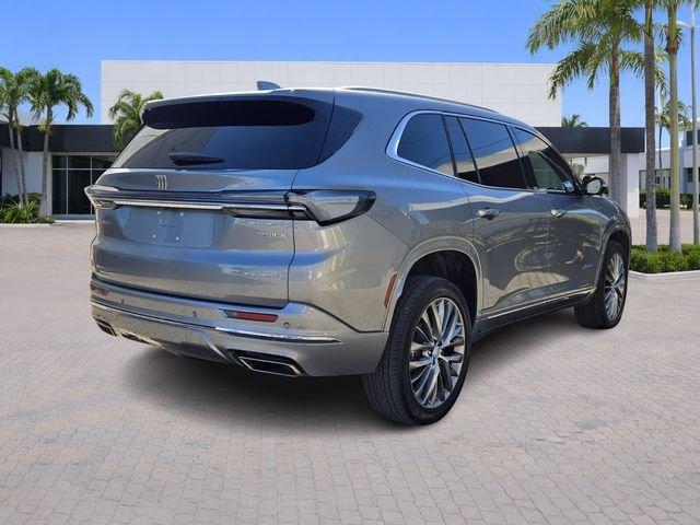 Buick Enclave Avenir With Navigation - Thumbnail 8