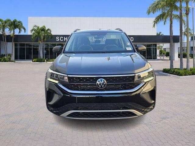 Volkswagen Taos 1.5T S Fwd 4D Sport Utility - Thumbnail 3