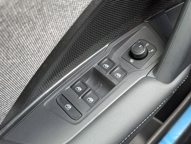 Volkswagen Tiguan 2.0T S Fwd 4D Sport Utility - Thumbnail 16