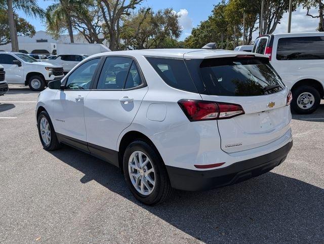 Chevrolet Equinox Ls Fwd 4D Sport Utility - Thumbnail 6