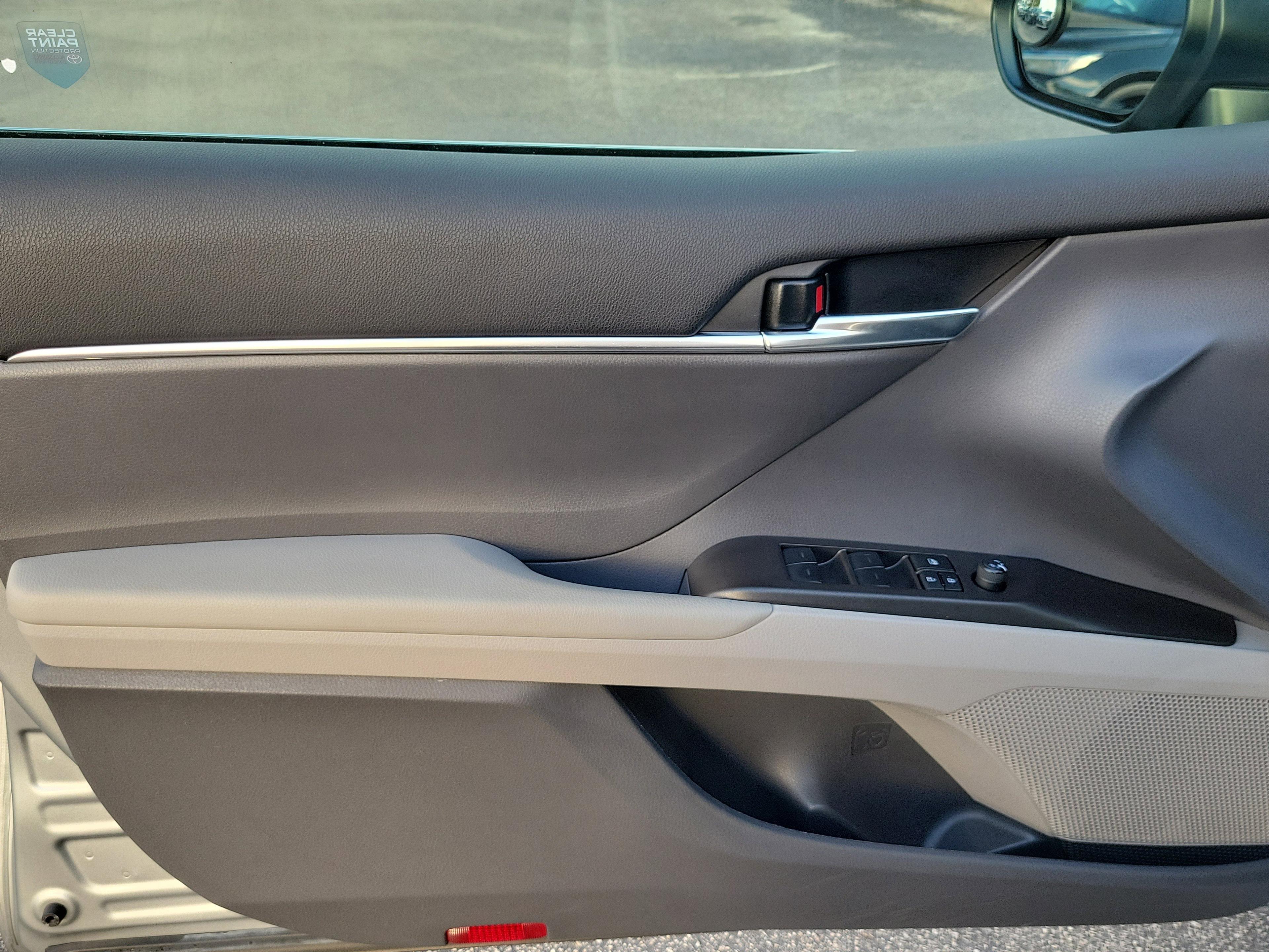 Toyota Camry Se Fwd - Thumbnail 13