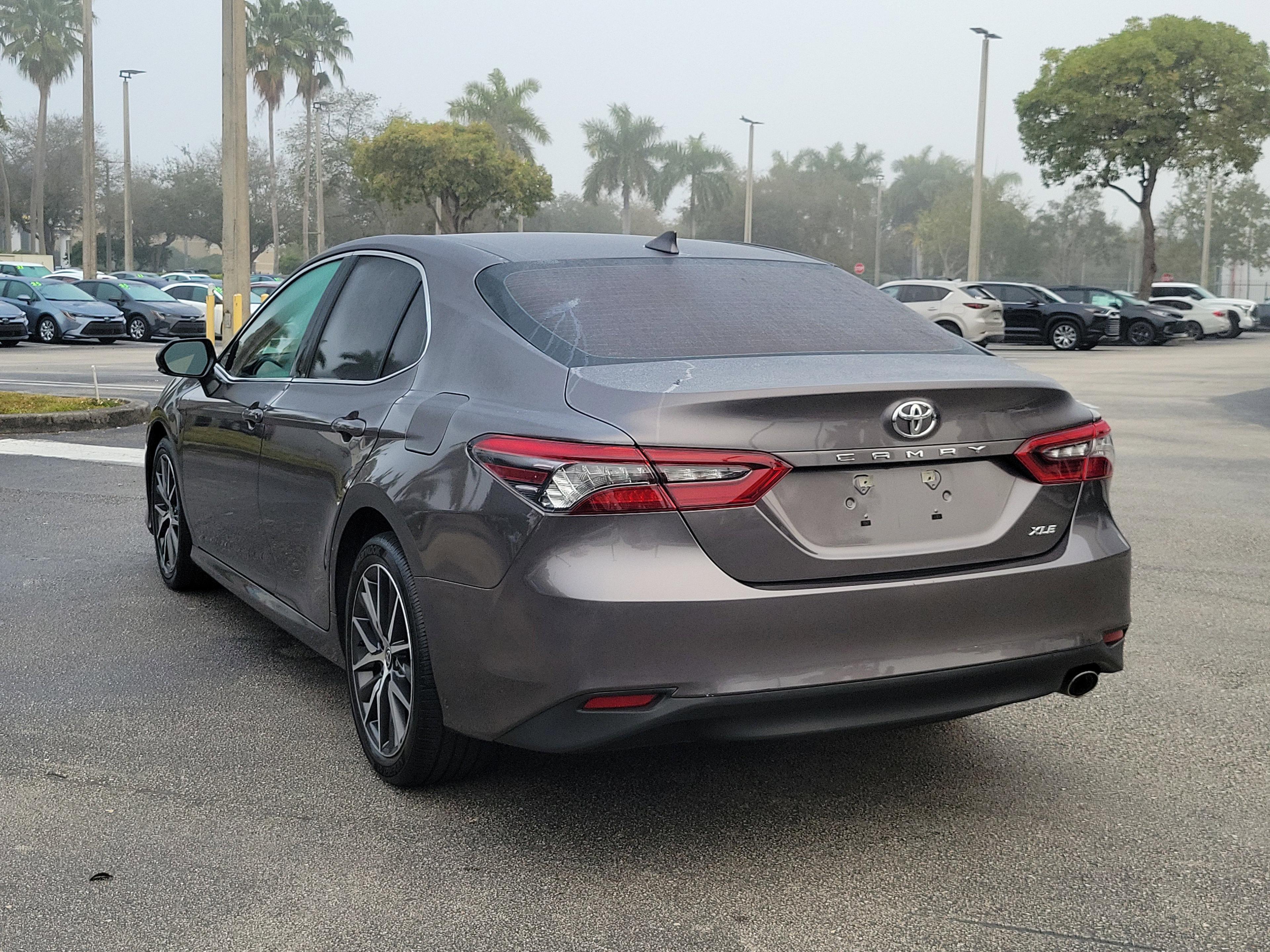 Toyota Camry Xle Fwd - Thumbnail 7