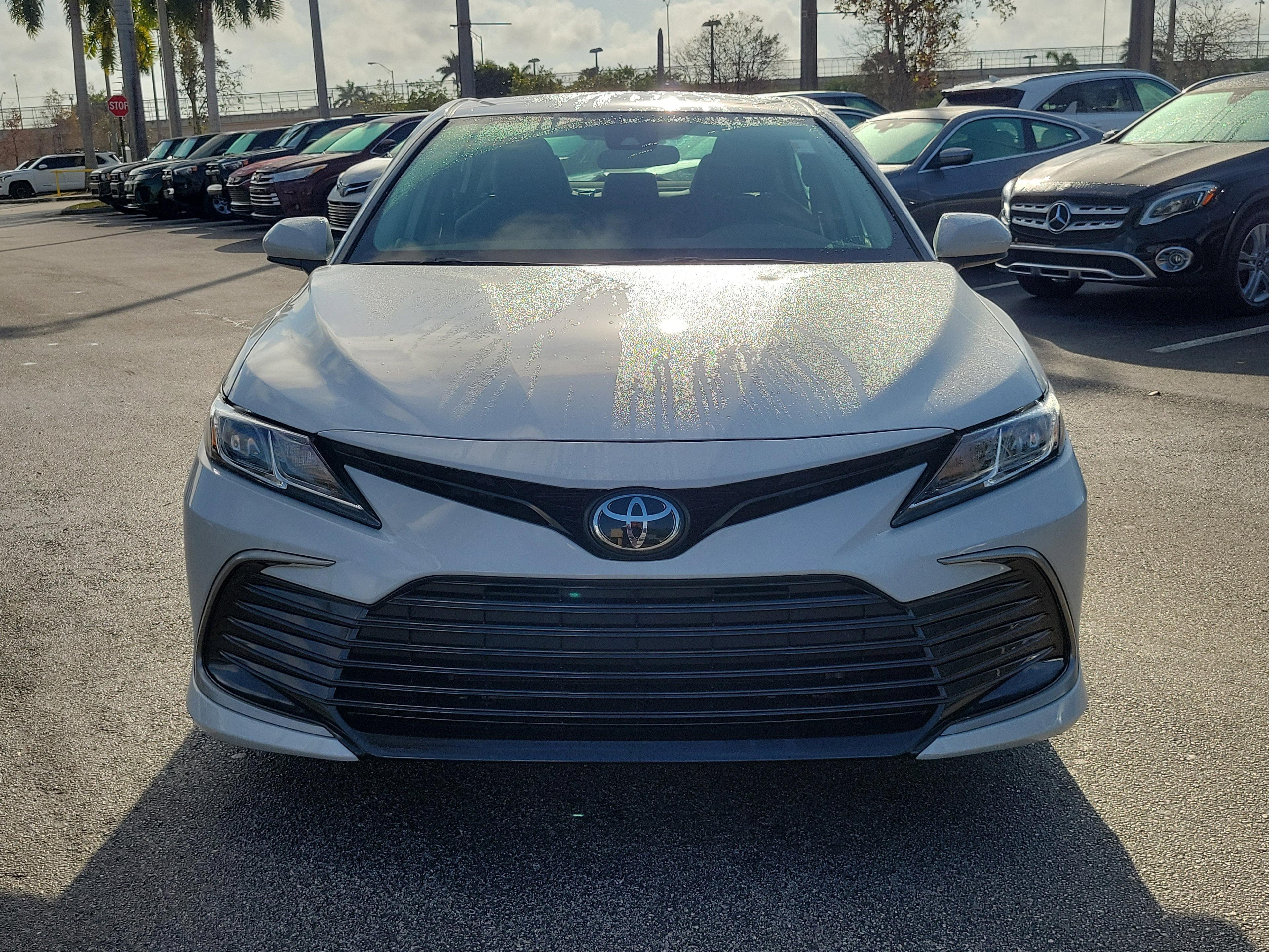 Toyota Camry Le Fwd - Thumbnail 3